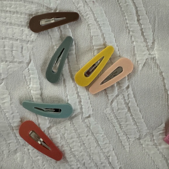Other - Bundle hair clips